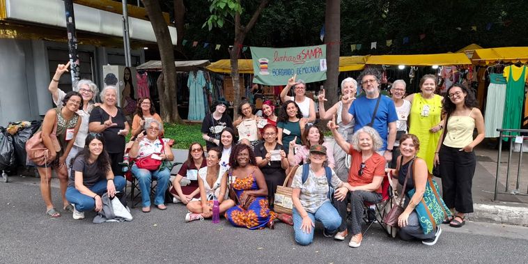 Featured main: Linhas da resistência: Coletivo ocupa a Av. Paulista com bordados políticos e afeto contra o preconceito