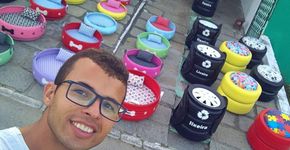 Jovem transforma pneus velhos em caminhas para cães e gatos