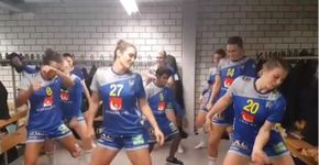 Seleção sueca de handebol comemora título com zumba e viraliza
