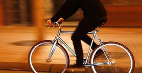 Bicicleta utiliza ‘olhos de gato’ para evitar acidentes