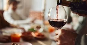 Segundo estudo, consumo moderado de álcool reduz risco de infarto e AVC