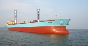 Primeiro navio que combina energia eólica e combustível é testado