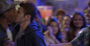 Beijaço em ‘Malhação’ vira assunto e quebra internet