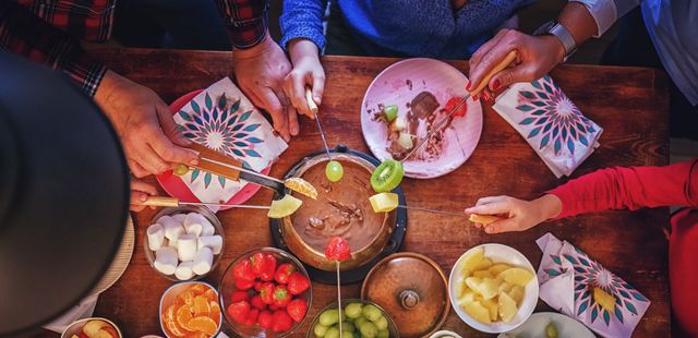 O fondue de doce de leite que vai derreter seu coração em poucos minutos