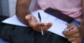 Redação do Enem: como identificar assuntos com potencial para virar tema da prova
