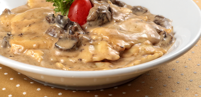 Essa receita de ravioli com ragu de costela é deliciosa, sofisticada e vai render muitos elogios