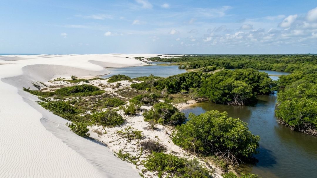 A rigorosa proteção ambiental e o ecoturismo sustentável asseguram a preservação permanente deste patrimônio mundial da UNESCO.