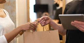 Uber entra no mercado de entregas para competir com os Correios