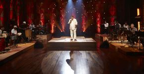 Veja as fotos dos bastidores e do show do Sambabook Zeca Pagodinho em SP