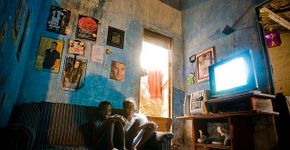 Tempo de crianças assistindo TV aumentou 52 minutos na última década