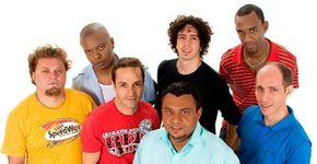 Rock e pop viram samba com o grupo Sambô; confira