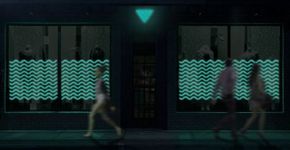 Bactérias iluminam fachadas de lojas e ruas na França