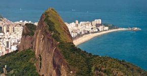 Trilha guiada sobe os 533 metros do Morro Dois Irmãos