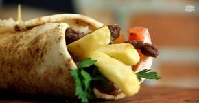 Receita insana: aprenda como fazer um Shawarma