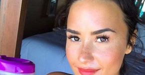 Demi Lovato criticada por propaganda de chá emagrecedor perigoso