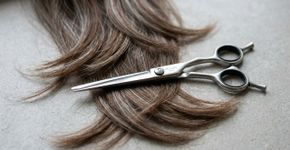 5 erros que fazem o cabelo parecer mais envelhecido depois dos 40