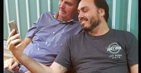 Por que o movimento Sleeping Giants incomoda tanto a família Bolsonaro ?