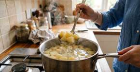 O que fazer para a batata não desmanchar no cozimento e manter a forma no prato?