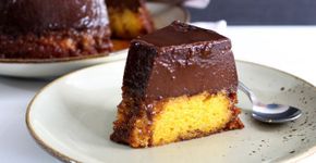 Bolo de cenoura com pudim de chocolate que desmancha na boca