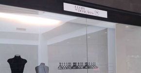 Loja vazia em shopping de SP recebe doações para instituição