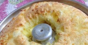 Como lidar? Receita ensina a fazer um belo bolo de pão de queijo