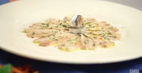 Anchovas marinadas com apenas 3 ingredientes