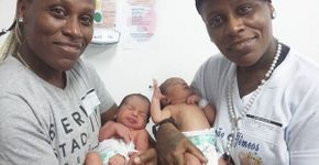 Pepê faz foto com filhos gêmeos e a irmã, Neném