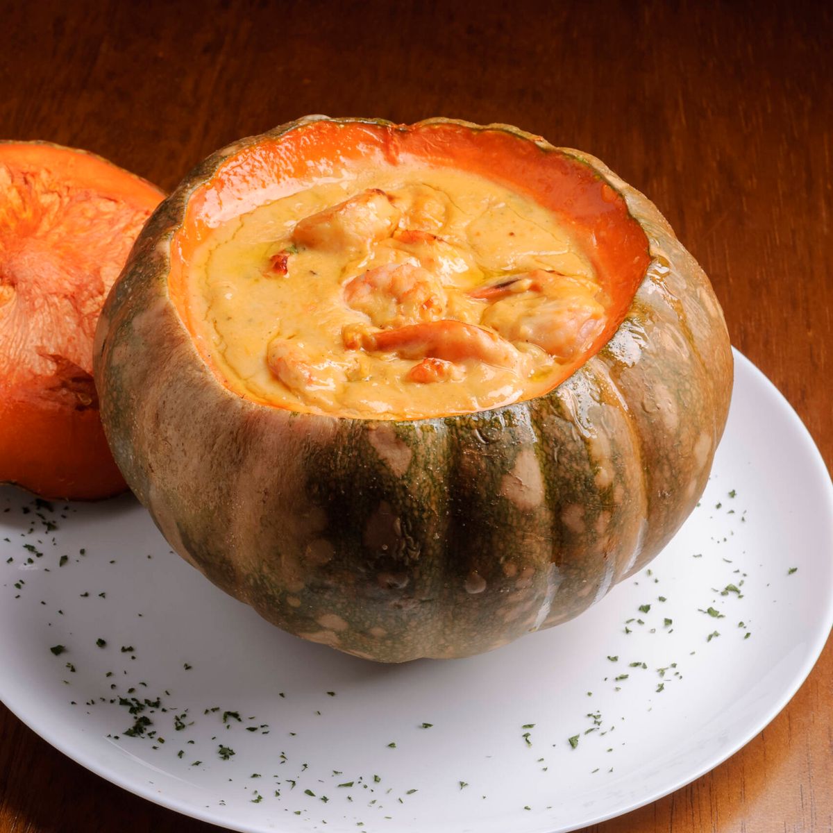 Aprenda a preparar camarão na moranga delicioso