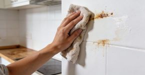 Como tirar qualquer mancha de gordura da parede sem precisar de pintura