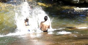 Cachoeira é diversão garantida em Pindamonhangaba