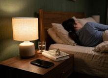 Featured side: O hábito de desligar o celular às 21h pode trazer benefícios surpreendentes ao seu cérebro e fazer você dormir melhor com essa técnica