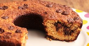 Sem farinha: aprenda a fazer bolo de banana, damasco e chocolate