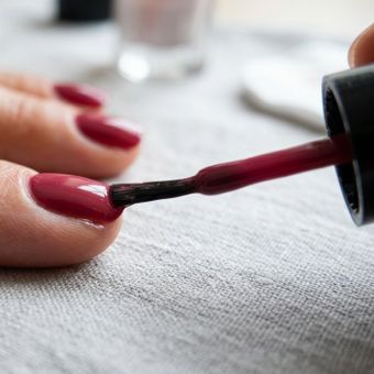 Featured mobile: Melhor dica para o esmalte ficar mais tempo sem descascar nas pontas
