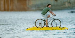 Kit flutuante permite que bicicleta ande pela água
