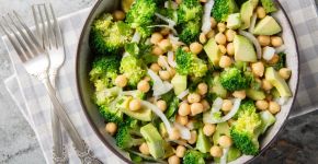 Quer mais proteína vegetal no almoço? Veja 5 receitas com grão-de-bico