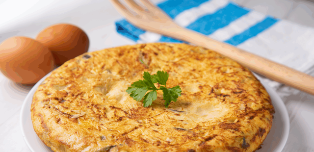 Omelete de atum fit muito simples e rápida de preparar