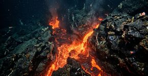 Pesquisadores observam ao vivo a Terra se abrindo enquanto uma quantidade gigantesca de lava forma um novo fundo oceânico