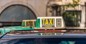 Lisboa passa a ter táxis com preço fixo a partir do aeroporto