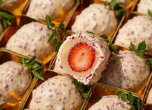 Featured side: Morango cravejado: aprenda a fazer o doce crocante que conquistou as redes sociais