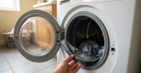 A borracha da porta da máquina de lavar acumula resíduos por um motivo que pouca gente observa