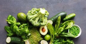 8 vegetais verdes-escuros que ajudam a prevenir doenças