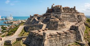 Muralhas, fortalezas e palácios diante do mar do Caribe: a cidade colombiana que protege um dos sistemas de fortificações mais extensos da América do Sul e foi um dos portos estratégicos das rotas espanholas