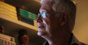 Economista de 75 anos cria sistema para mensurar e gerir a criatividade