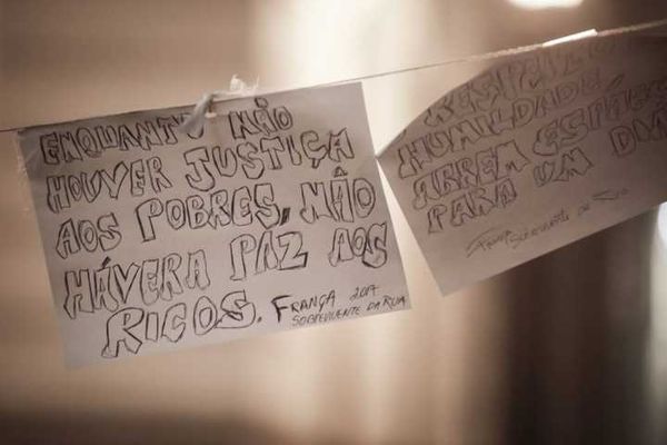 O movimento auxilia as pessoas na cracolândia e organiza eventos culturais