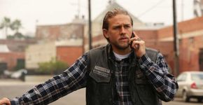 Charlie Hunnam revela por que não gosta de fazer cenas de sexo