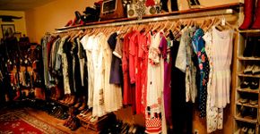 Sites para você vender suas roupas, calçados e objetos usados