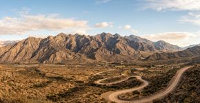 Eles foram morar em uma cidade de Salta em busca de ar puro e hoje recebem turistas durante o ano inteiro