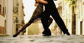 Praça no Brooklin tem apresentações de tango