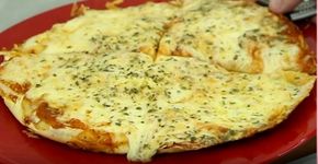 Simplifique: aprenda a fazer pizza na frigideira