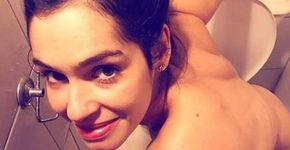 Maria Flor posta foto pelada usando o sanitário e web reage